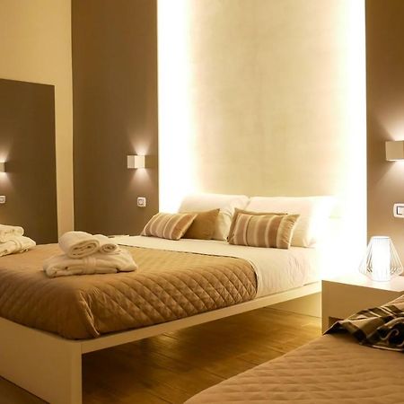 La Banchina Holiday Rooms Трани Экстерьер фото