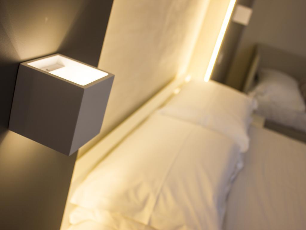 La Banchina Holiday Rooms Трани Экстерьер фото