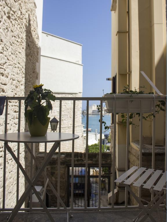 La Banchina Holiday Rooms Трани Экстерьер фото