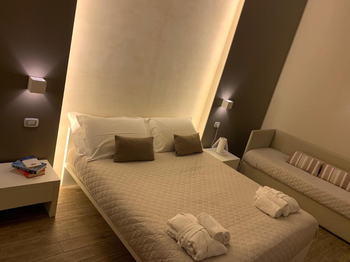 La Banchina Holiday Rooms Трани Экстерьер фото